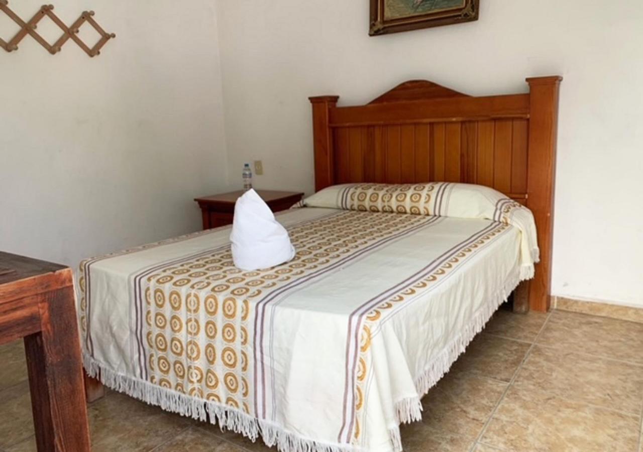 Hotel Quinta De La Rosa Cuautla  Bagian luar foto