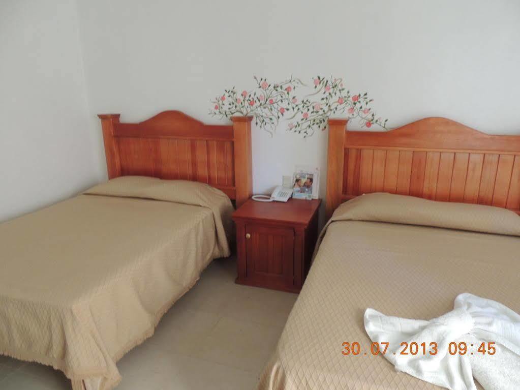 Hotel Quinta De La Rosa Cuautla  Bagian luar foto